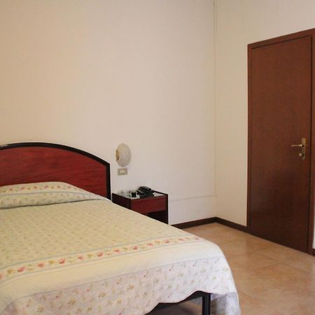 Nuovo Hotel San Martino Snc Casalecchio Di Reno Rum bild